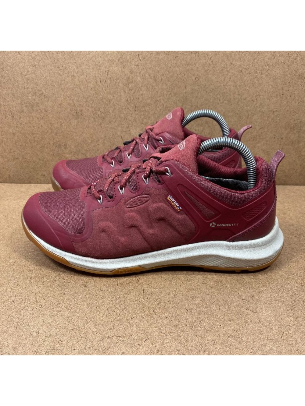 Keen Womens Explore Waterproof Hiking Shoes Tawny Port Burgundy Size 8.5 Outdoor
